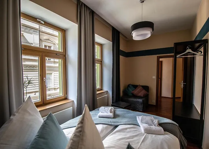 Wooden Design 2Bdr Apartment Near Eden Garden