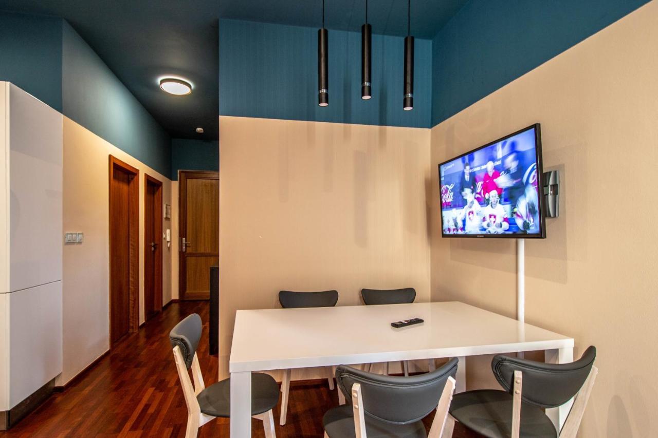 Wooden Design 2bdr Near Eden Garden Appartamento